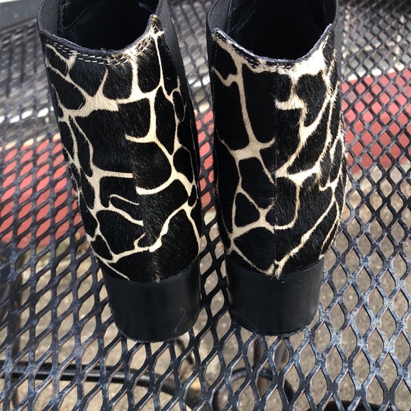 Urban Outfitters Giraffe Print Pony Hair Pola Chelsea Boot size 6 - Picture 3 of 9